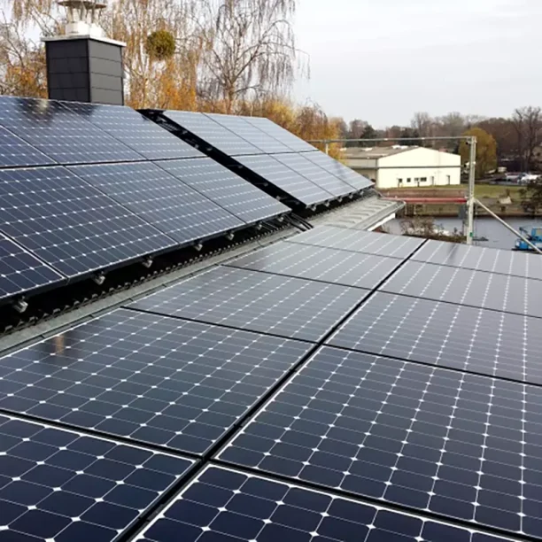 LB EnergieTechnik | Photovoltaik-Anlage auf dem Dach eines Privathauses in Berlin, Spandau